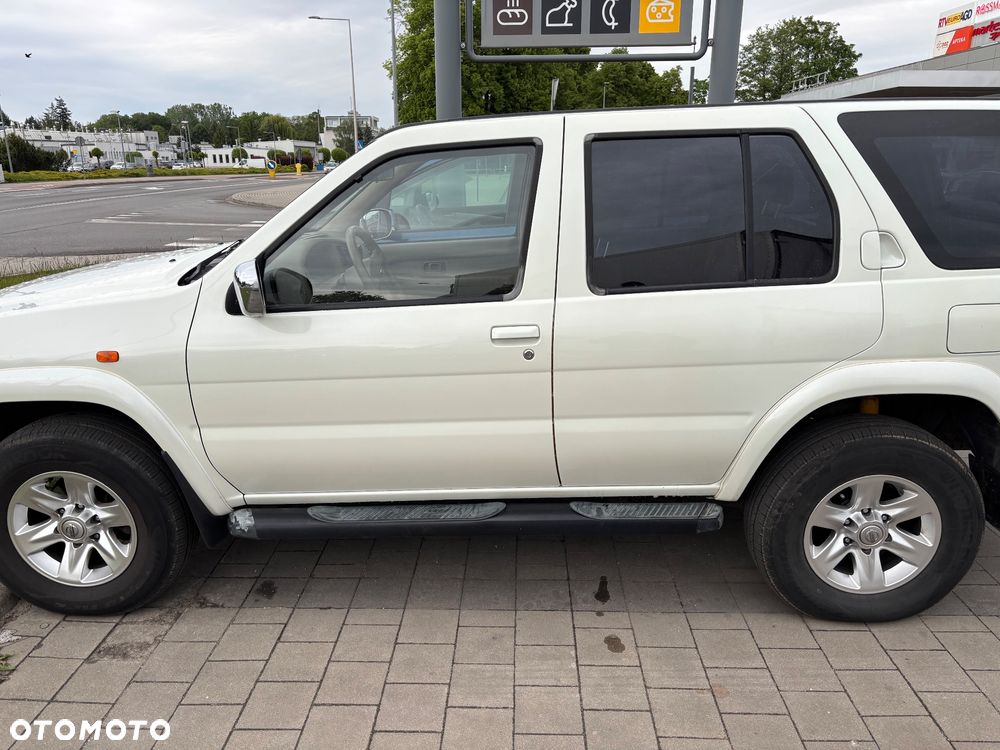 Nissan Pathfinder - 3