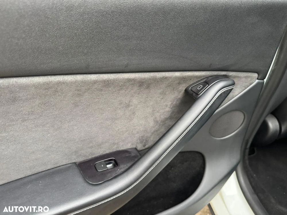 Tesla Model Y Long Range - 16