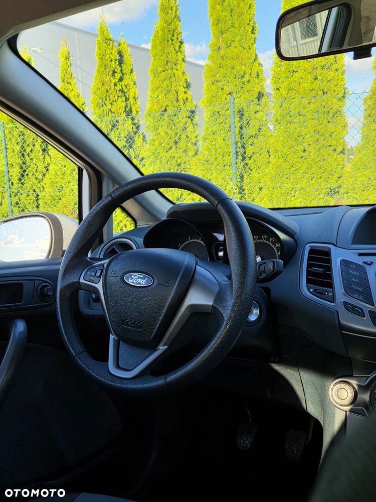 Ford Fiesta 1.25 Champions Edition - 28