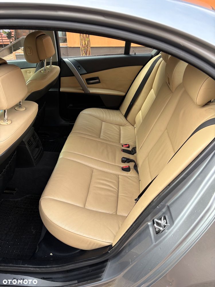 BMW Seria 5 520i - 10