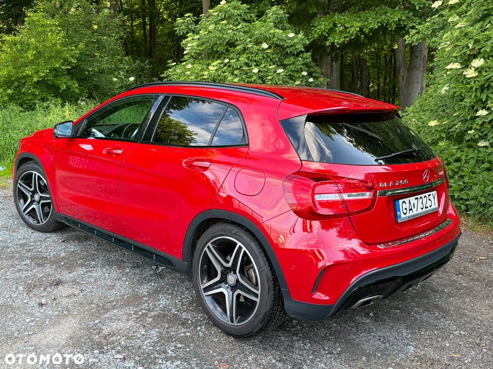 Mercedes-Benz GLA 250 4-Matic AMG Line - 2