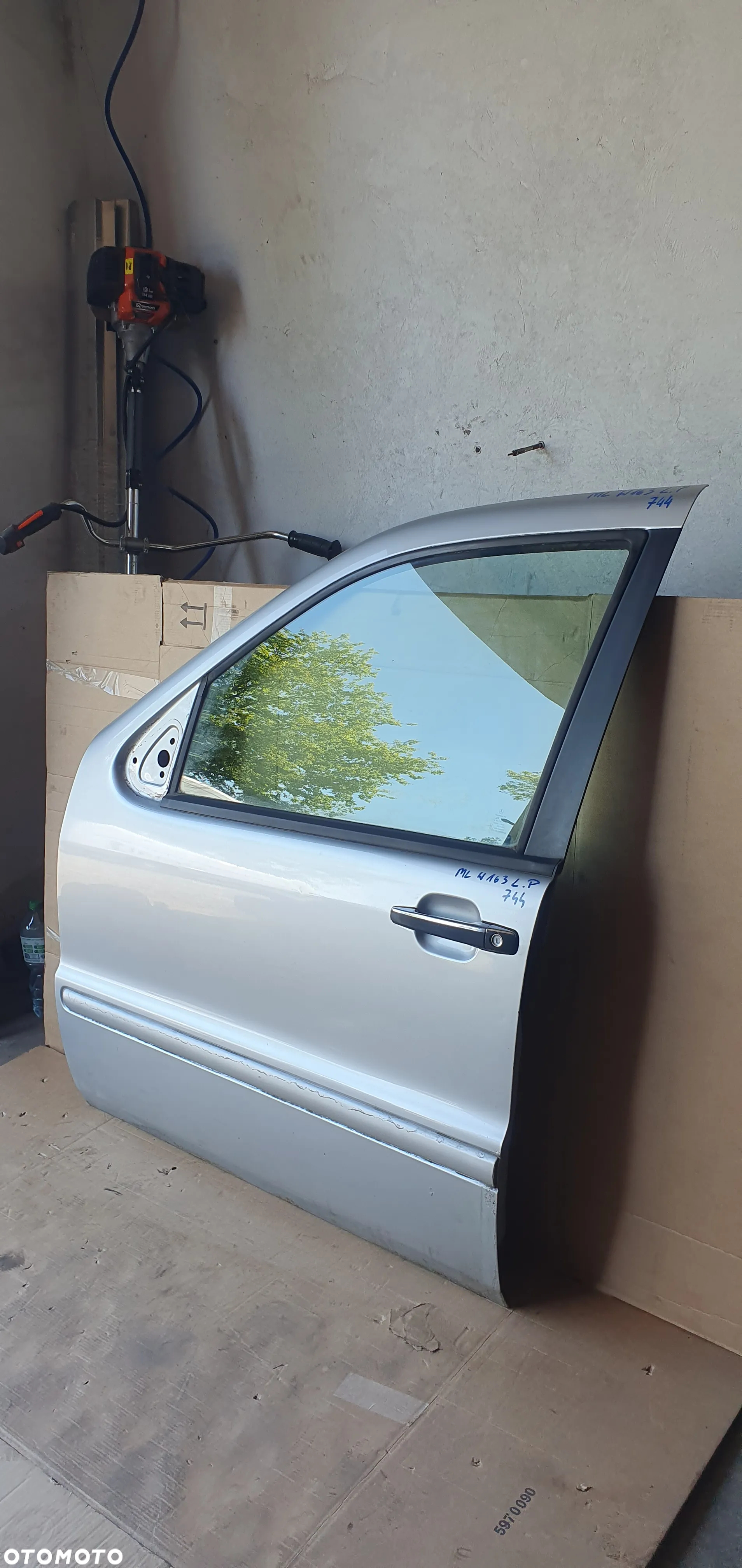 Drzwi lewy przód przednie lewe Mercedes ML W163 744 C744 - 3