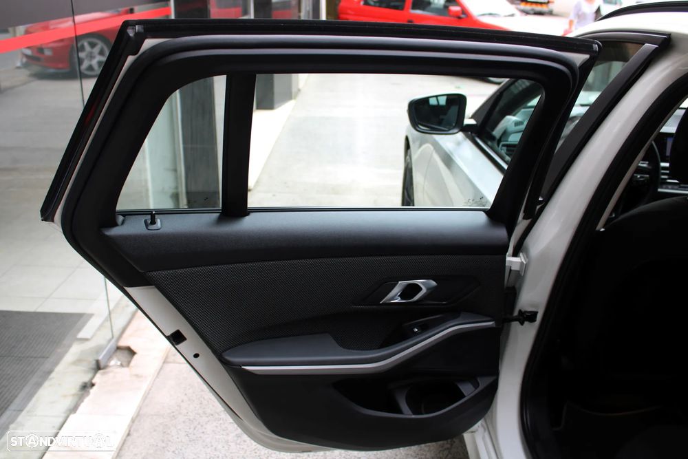 BMW 318 d - 24
