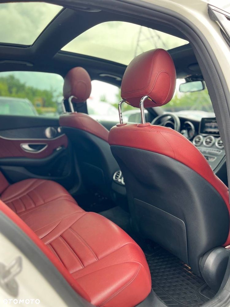 Mercedes-Benz Klasa C AMG 43 4Matic 9G-TRONIC - 24