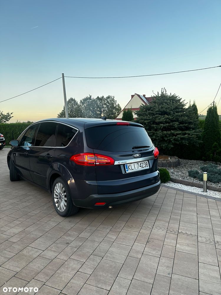 Ford S-Max - 17