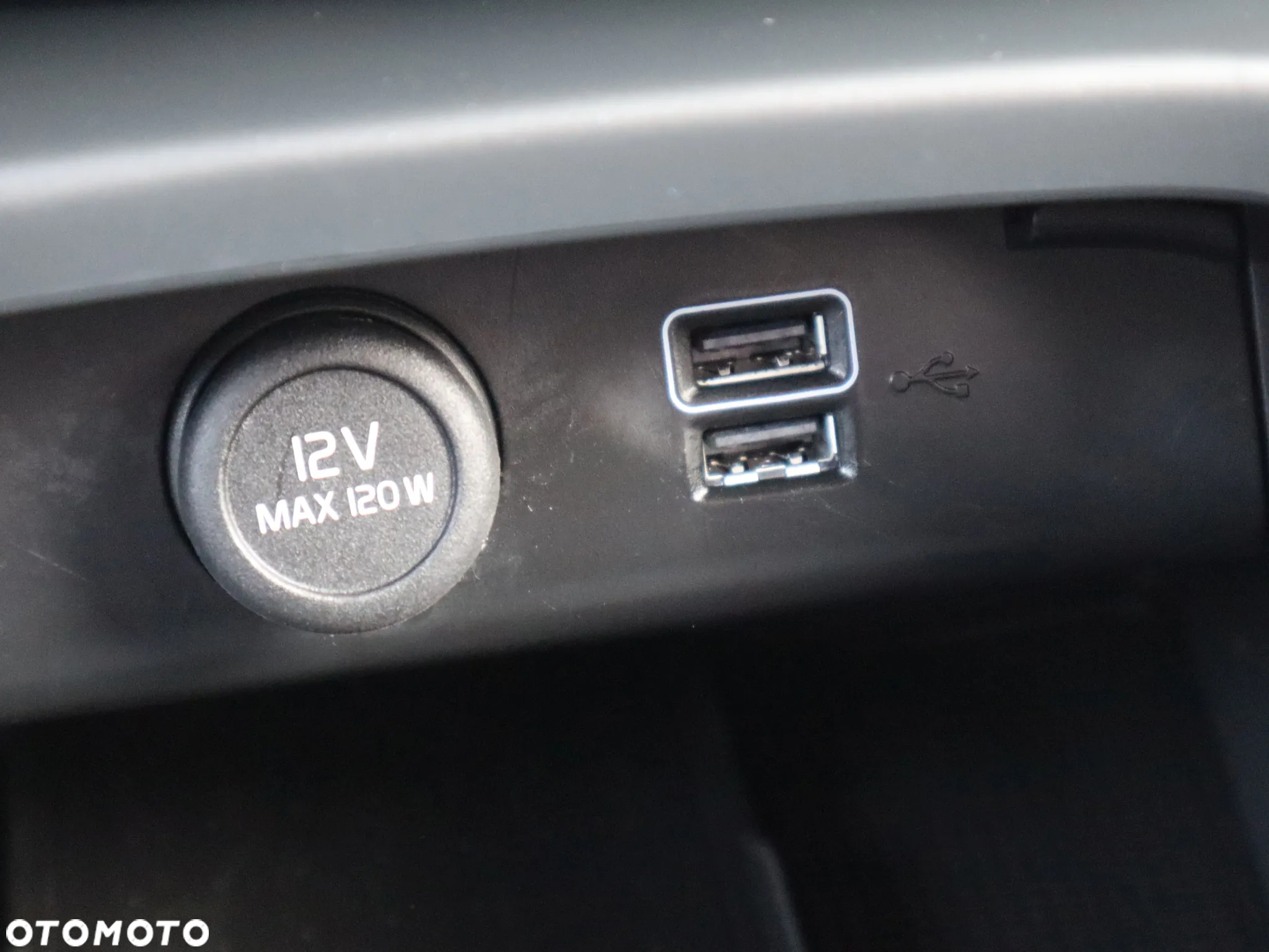 Volvo XC 40 B4 B Momentum Pro - 23