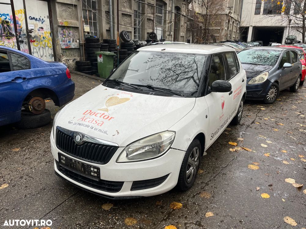Dezmembrez Skoda Fabia 2 facelift alb 2011 benzina - 11