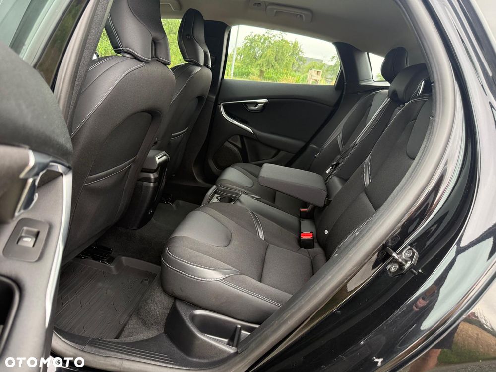 Volvo V40 D2 Momentum - 17