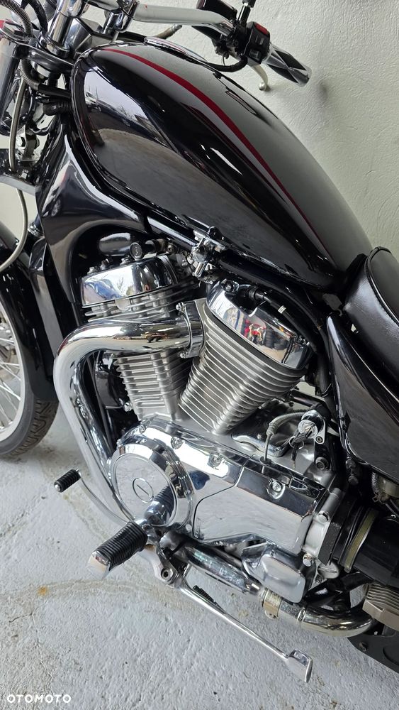 Suzuki Intruder - 13