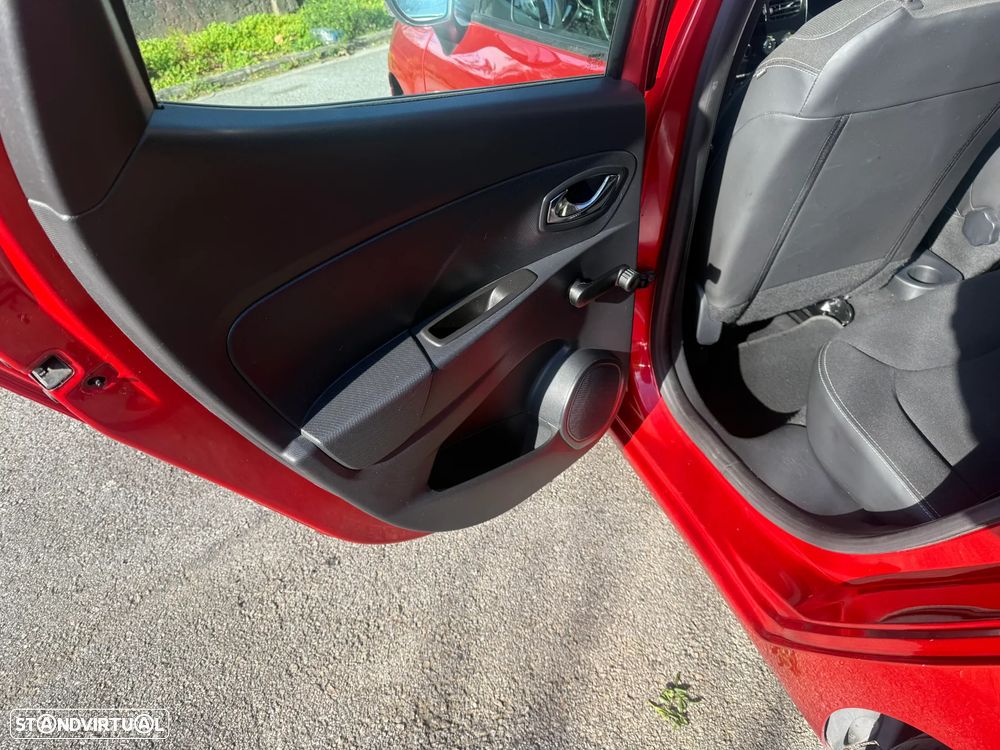 Renault Clio ENERGY TCe 90 Start & Stop Experience - 11