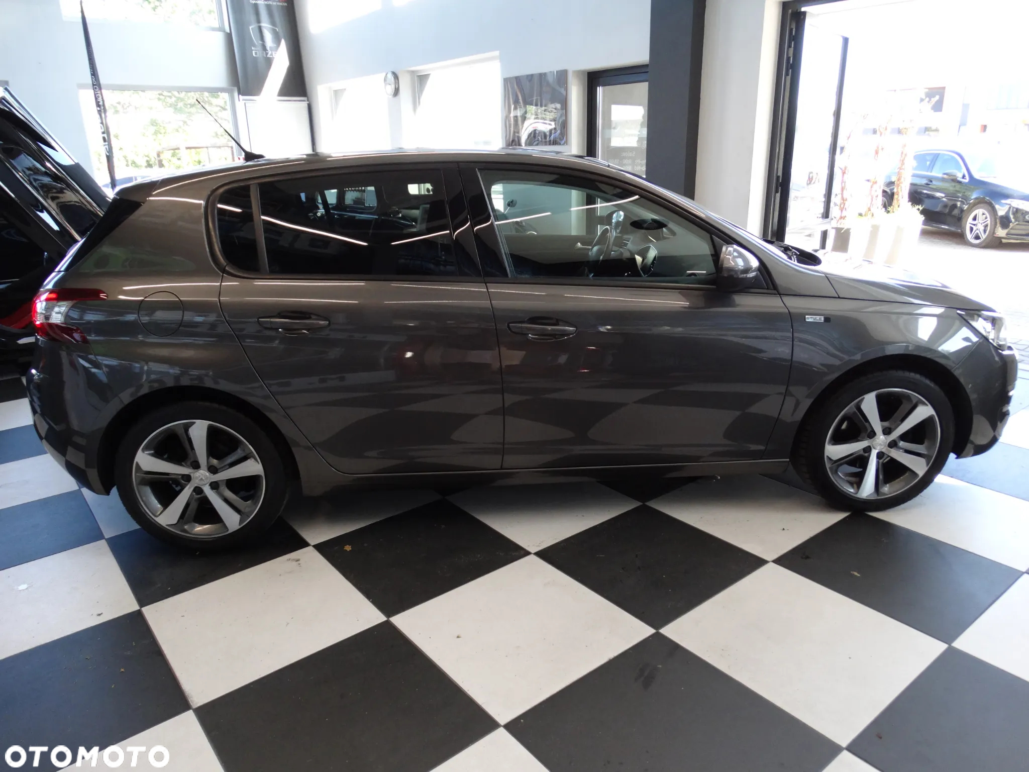 Peugeot 308 1.2 PureTech Style S&S - 17