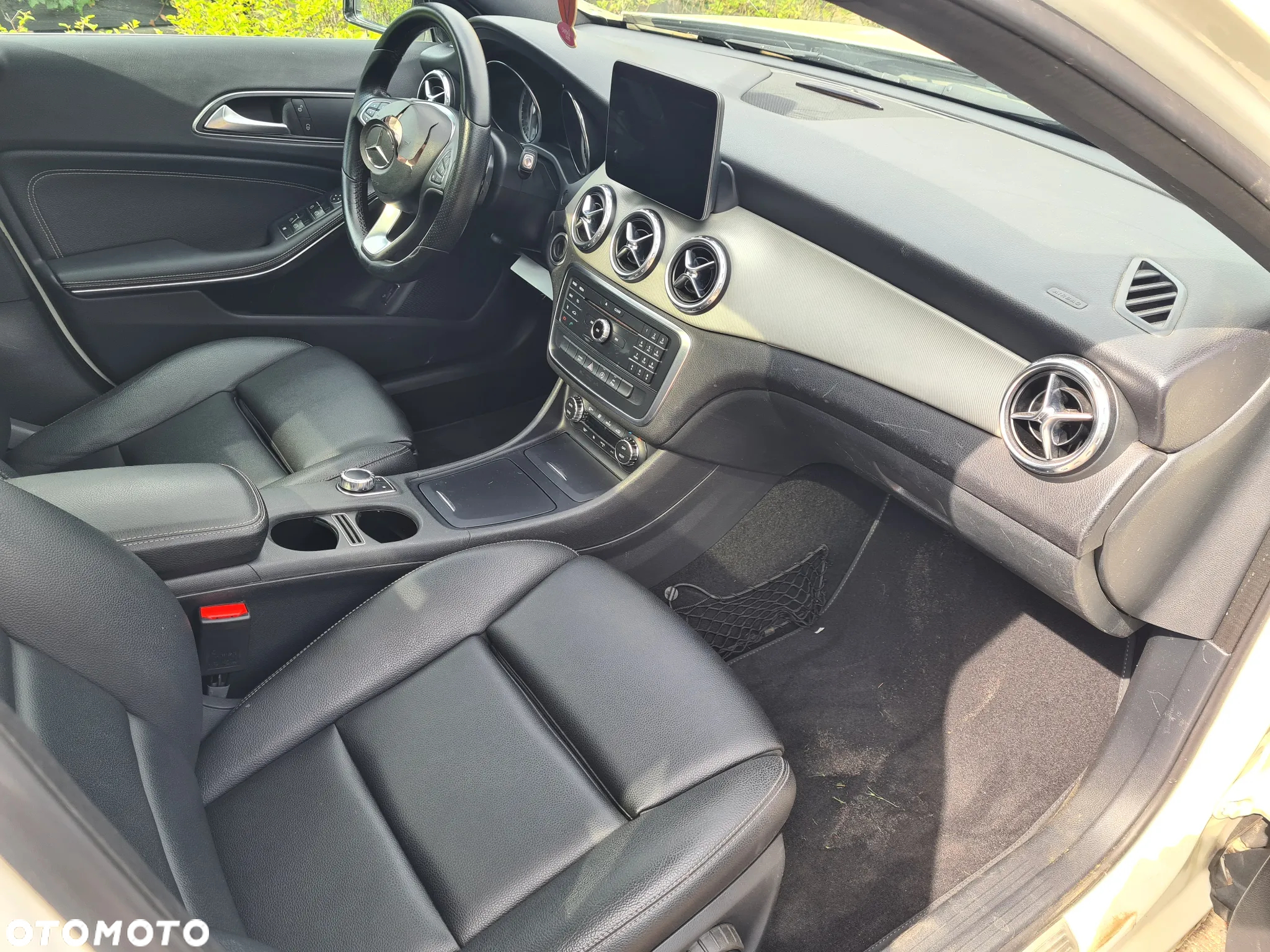 Mercedes-Benz GLA 200 d 7G-DCT Activity Edition - 12