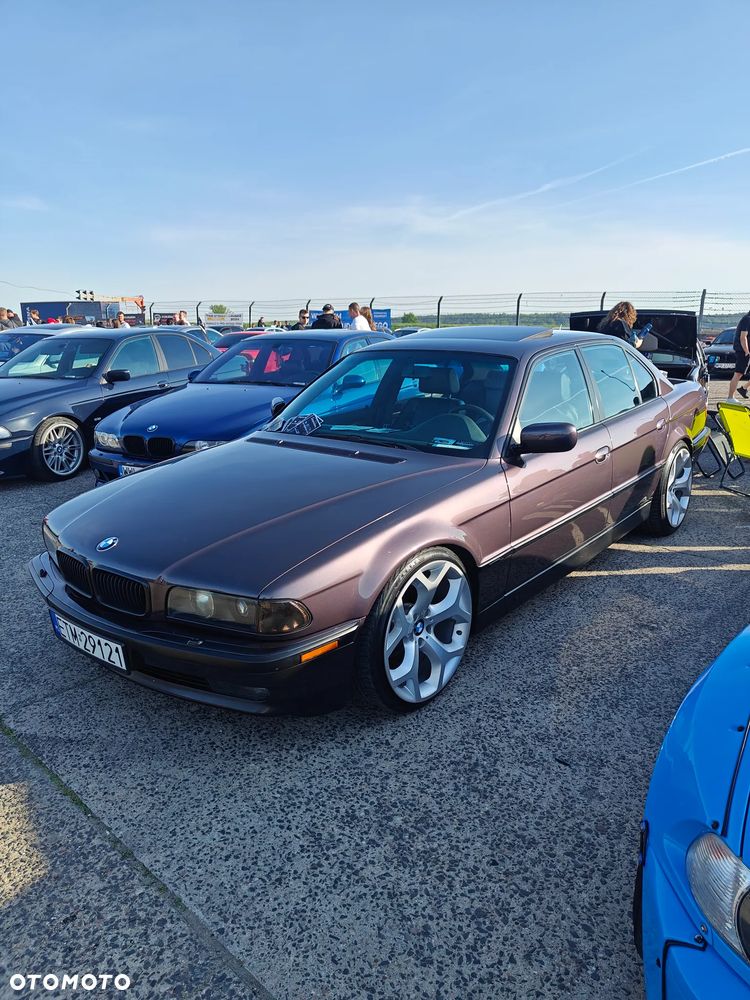 BMW Seria 7 728i L - 1