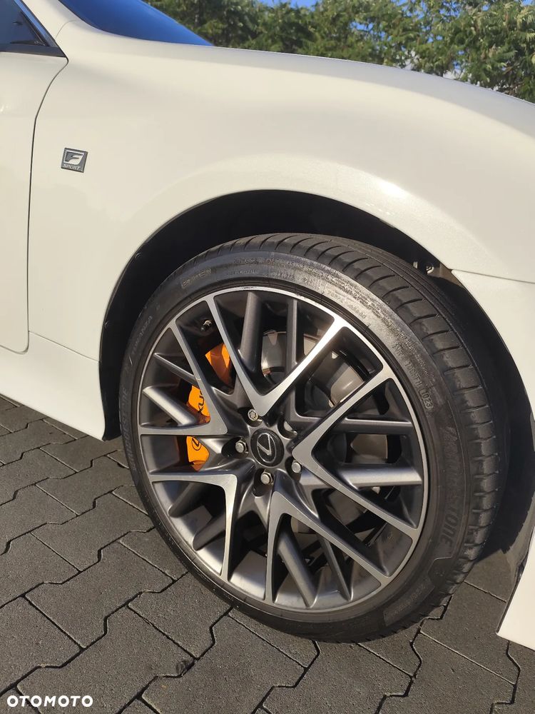 Lexus RC 200t / 300 F Sport - 22