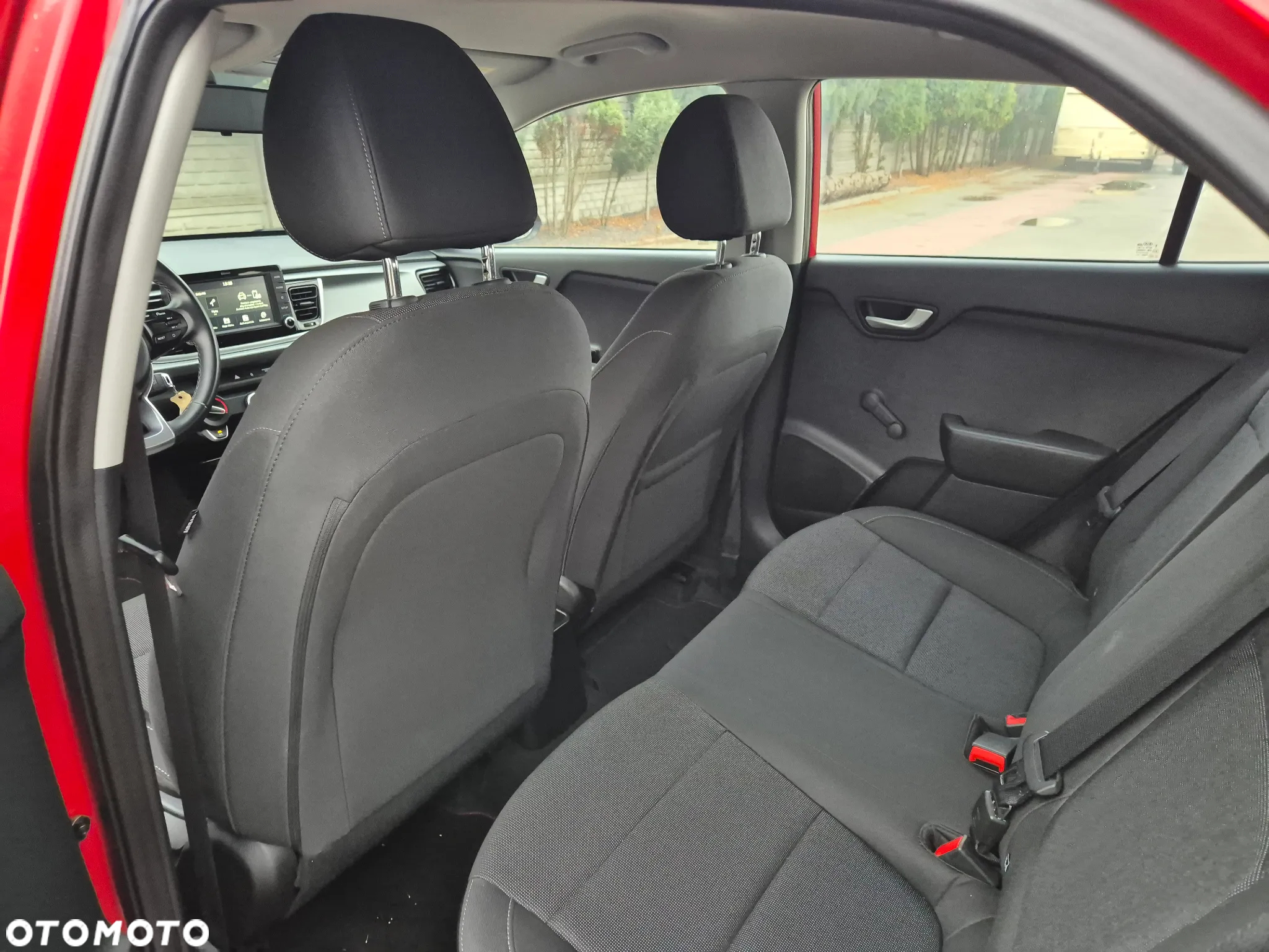 Kia Rio - 8
