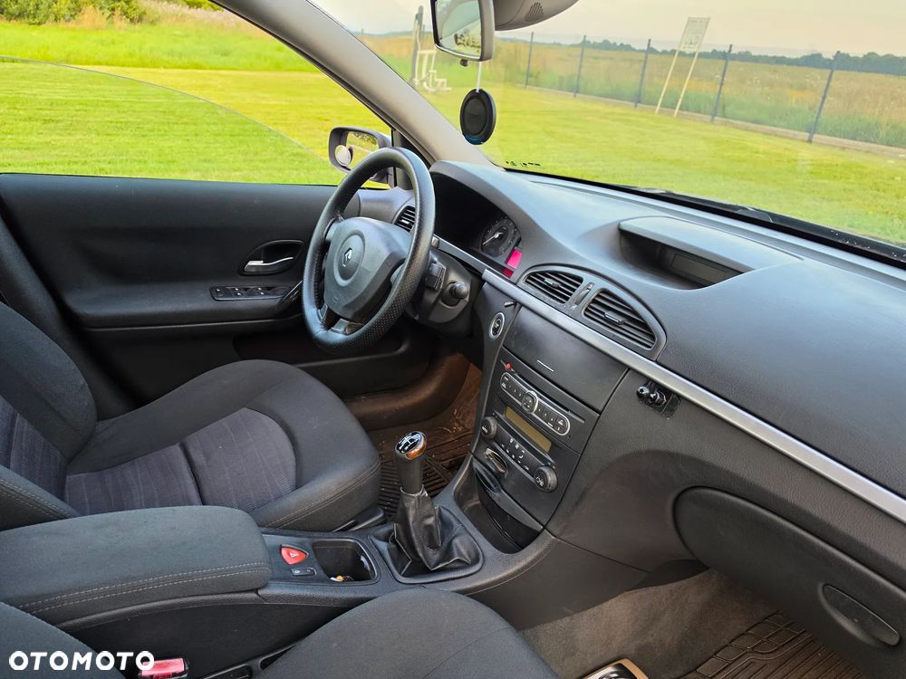 Renault Laguna 1.6 16V 110 Expression - 12