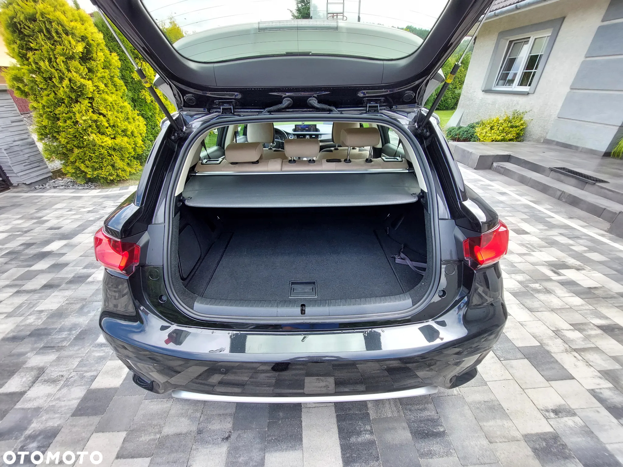 Lexus CT - 9