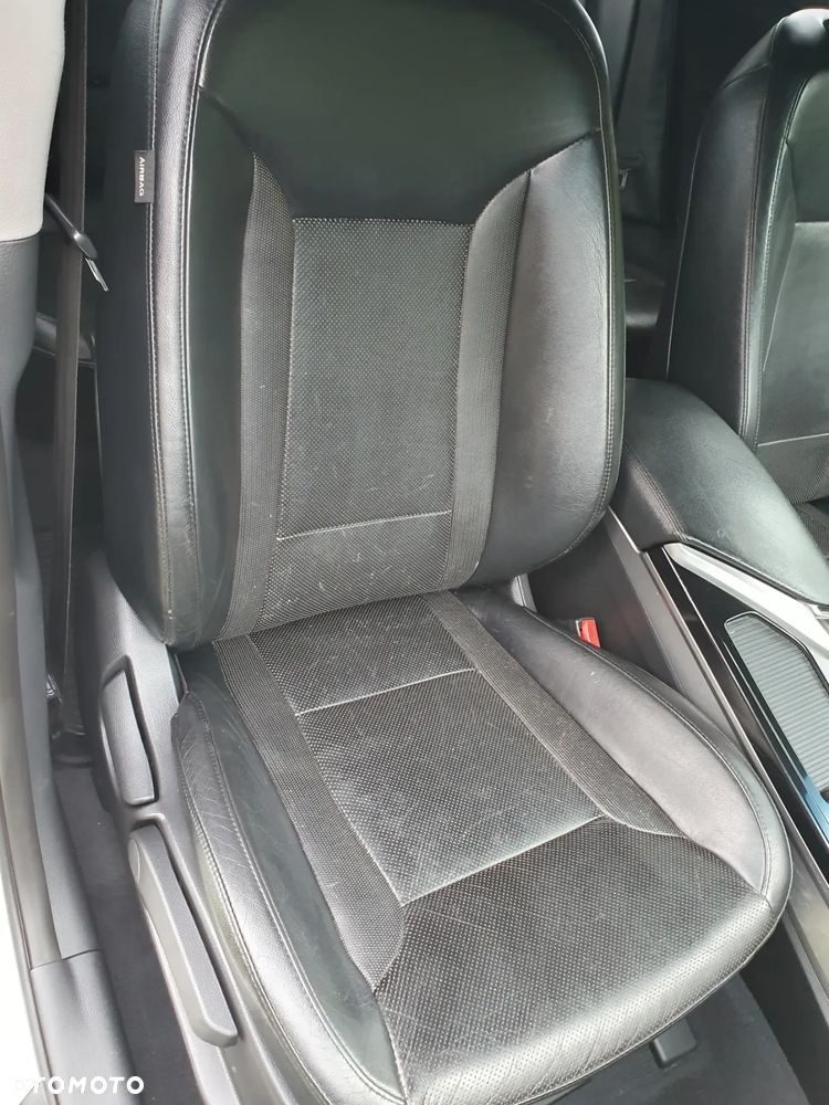 Hyundai i40 Kombi blue 1.6 Trend - 19