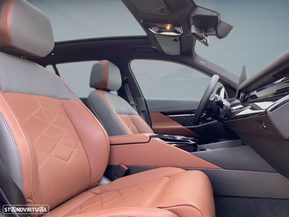 BMW 530 e Pack Desportivo M Pro - 21