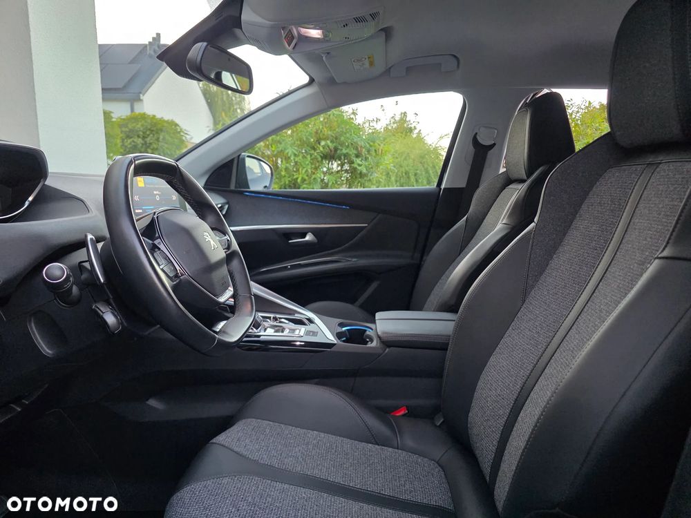 Peugeot 3008 1.5 BlueHDi Allure Pack S&S EAT8 - 24