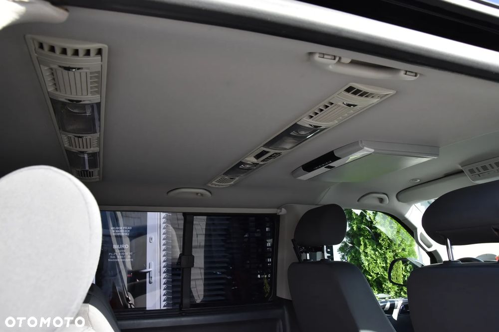 Volkswagen Caravelle - 21