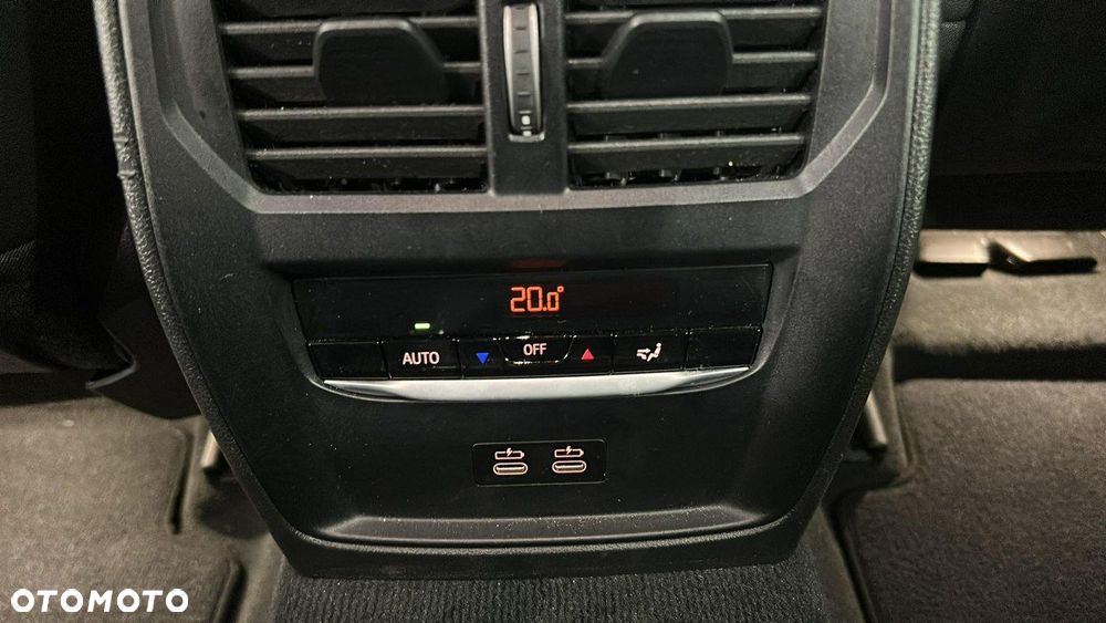 BMW Seria 3 318d M Sport - 27