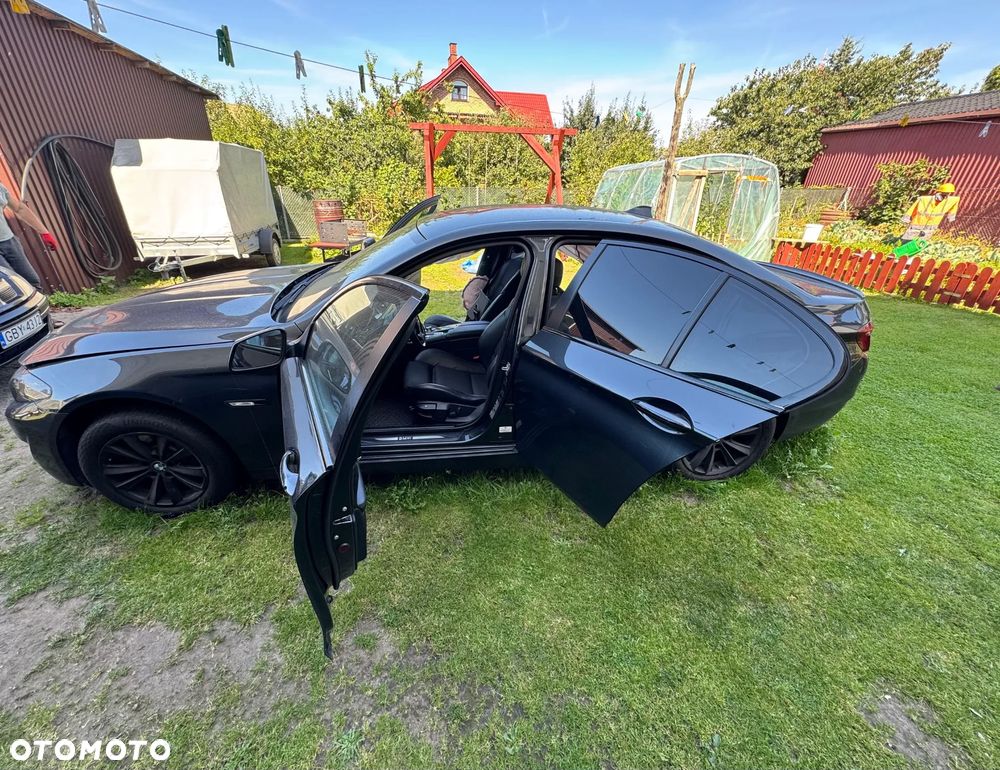 BMW Seria 5 528i xDrive - 26