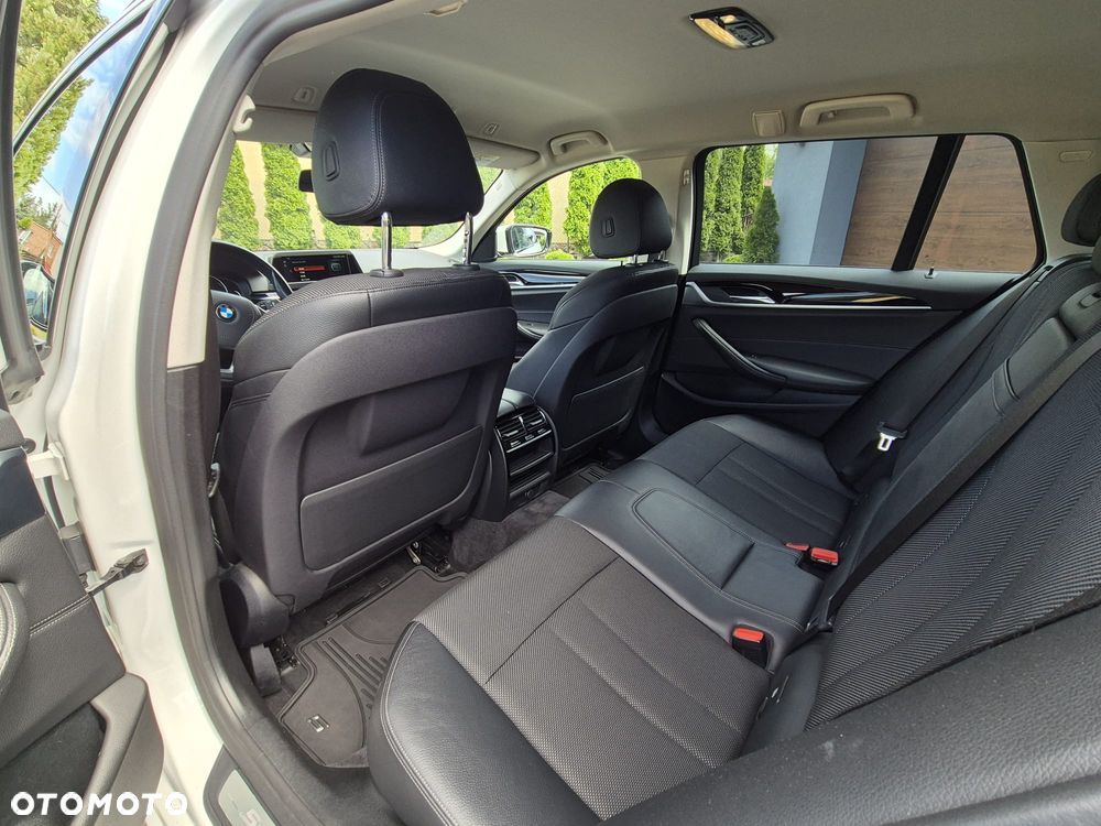 BMW Seria 5 518d Sport Line - 14