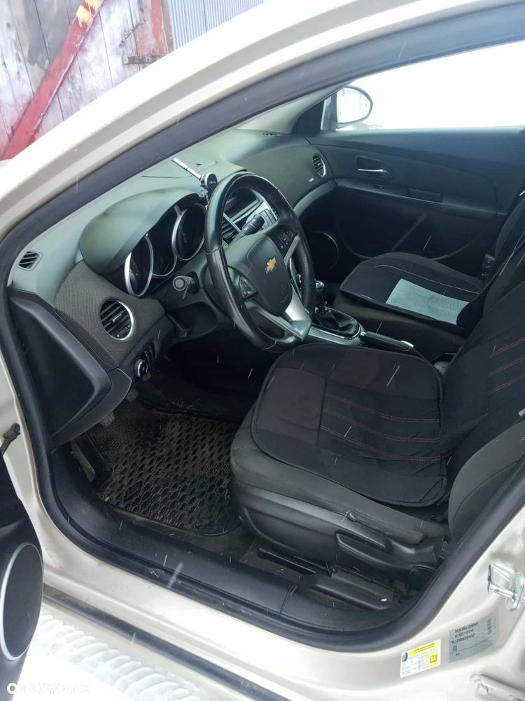 Chevrolet Cruze 1.8 LS+ - 3