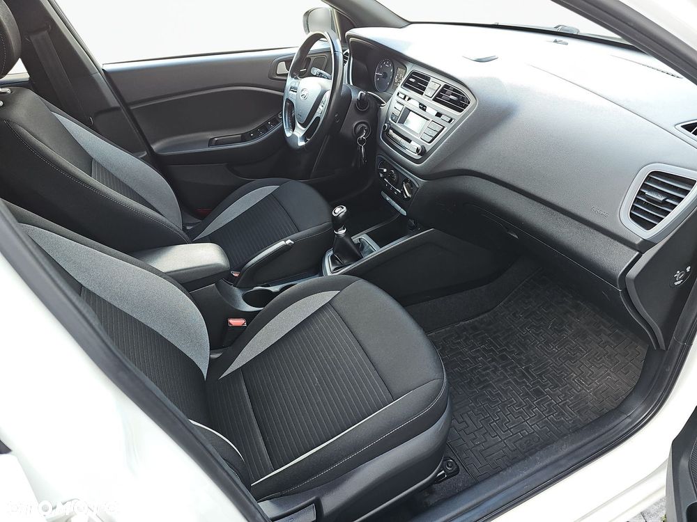 Hyundai i20 1.2 Classic Plus - 17