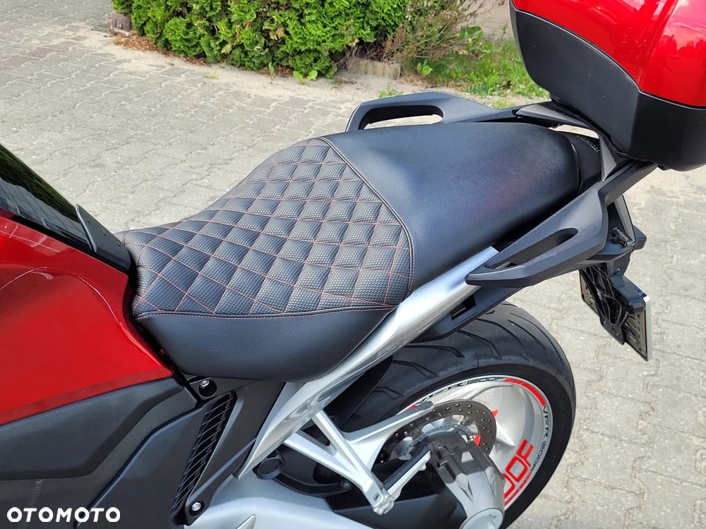 Honda VFR - 19