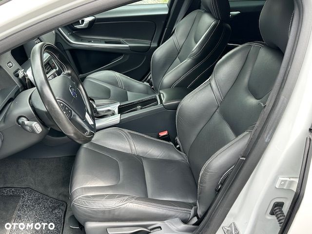 Volvo V60 D4 Geartronic Summum - 8