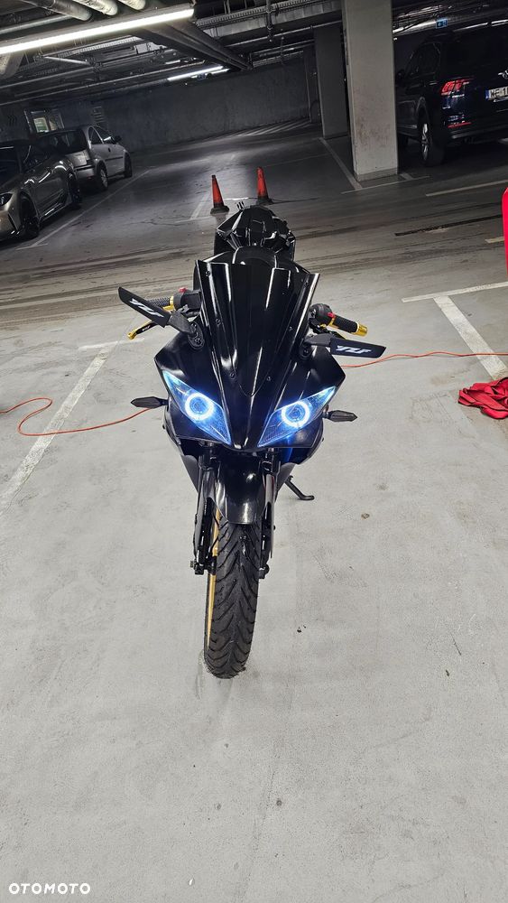 Yamaha YZF - 3