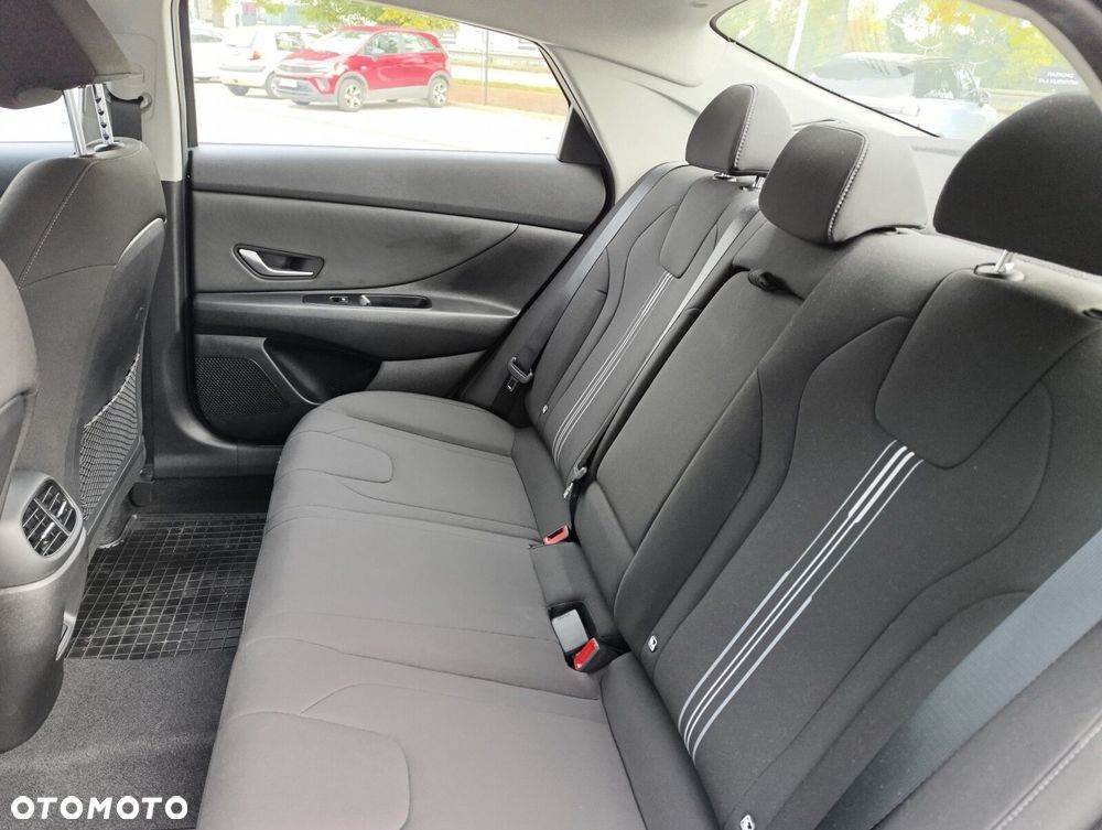 Hyundai Elantra 1.6 Smart - 22
