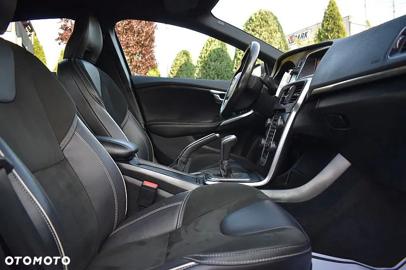 Volvo V40 D3 Drive-E R-Design Momentum - 7
