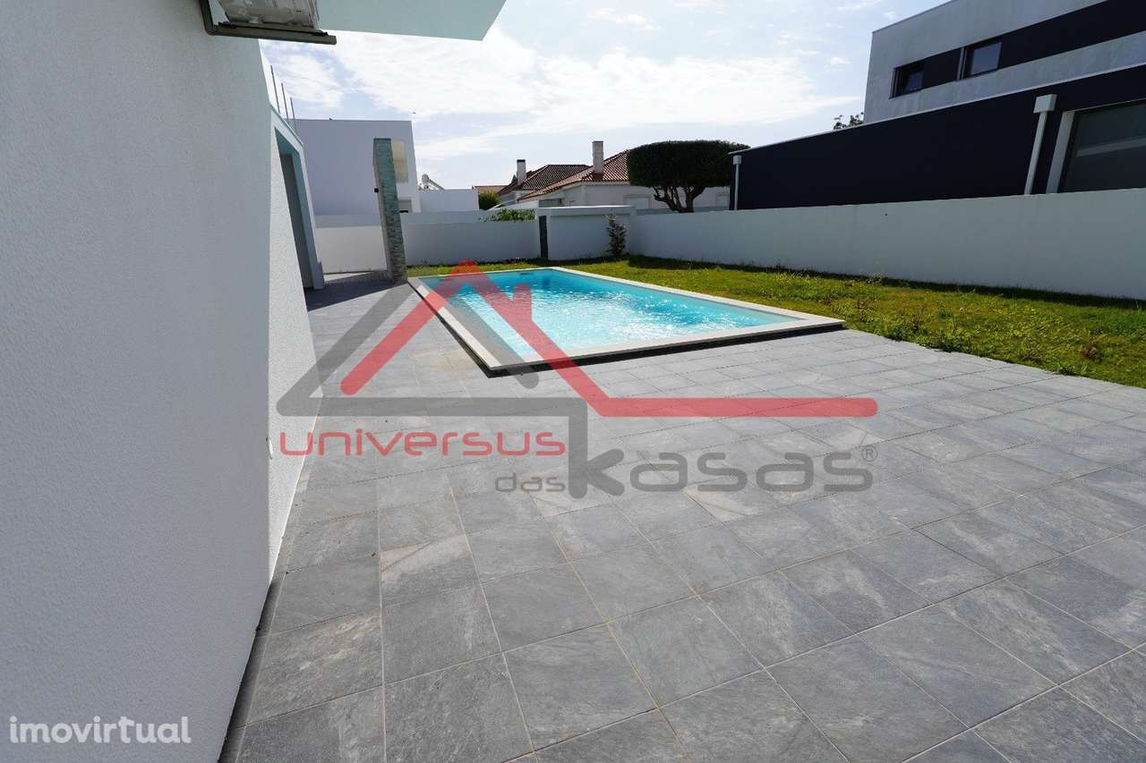 Moradia Nova Isolada V4 com Piscina Aires-Palmela - Grande imagem: 4/13