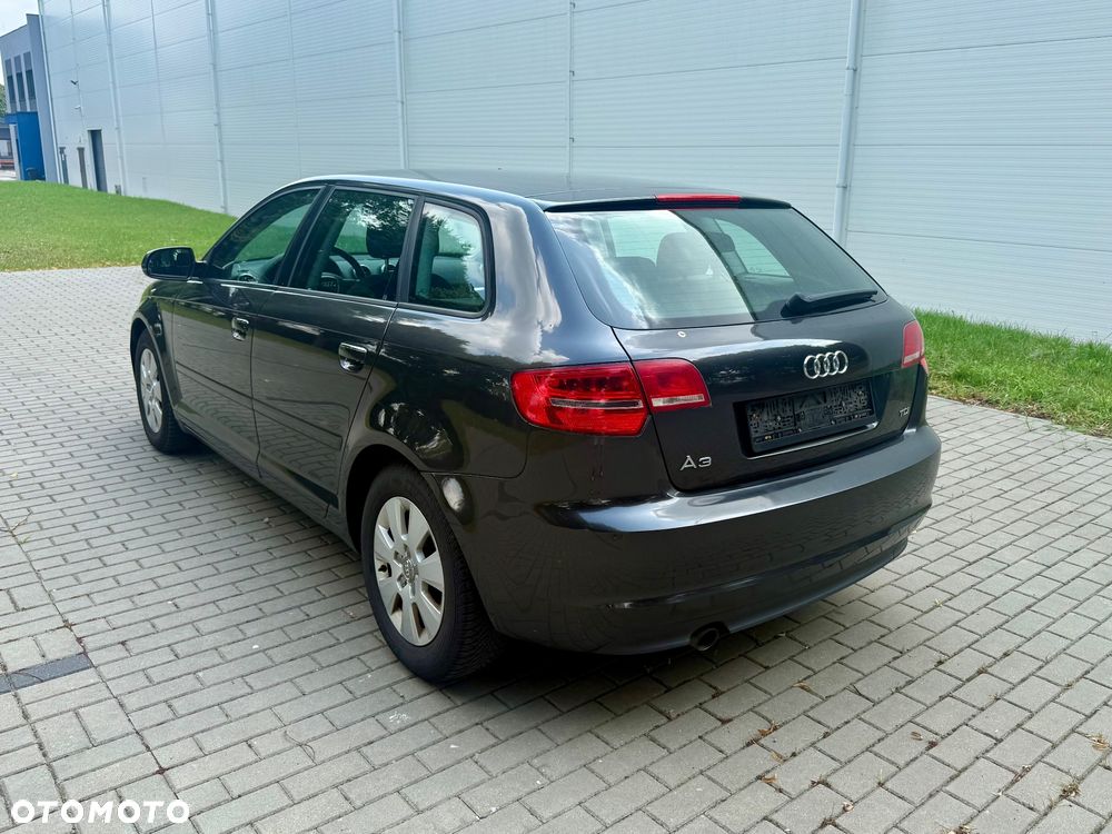 Audi A3 Sportback - 6