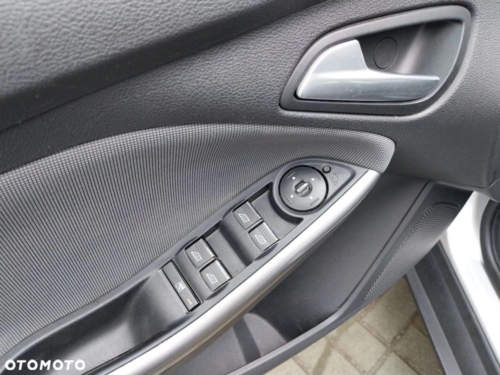 Ford Focus 1.6 Trend - 16