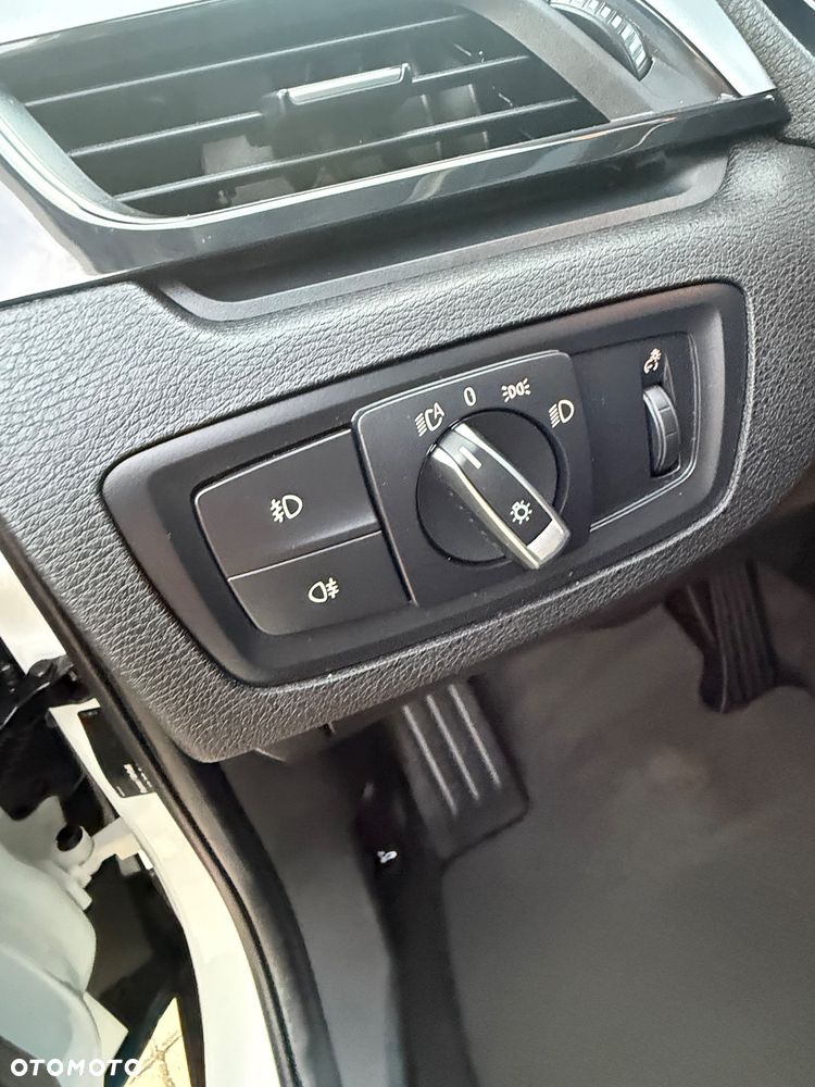 BMW X1 sDrive18i Sport Line - 26