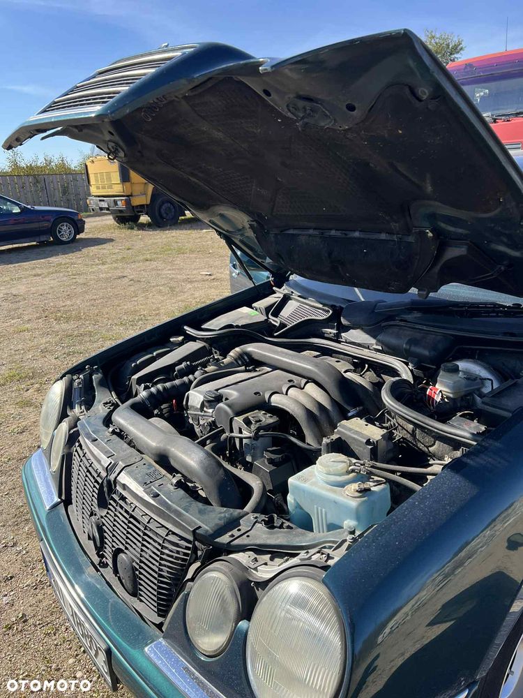 Mercedes-Benz Klasa E 290 T TD Elegance - 16