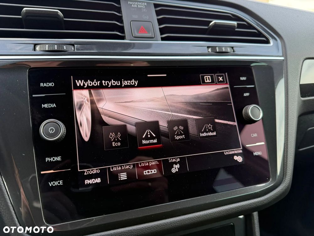 Volkswagen Tiguan 2.0 TDI SCR 4Mot Elegance DSG - 30