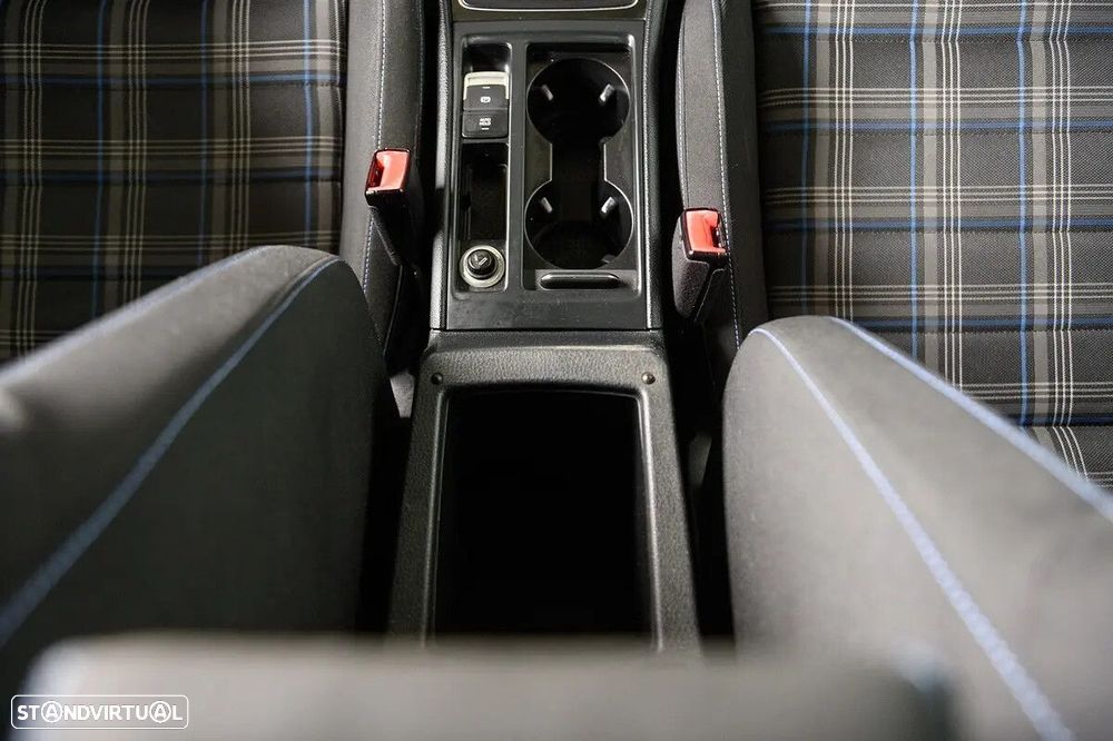 VW Golf 1.4 GTE Plug-In-Hybrid DSG - 51