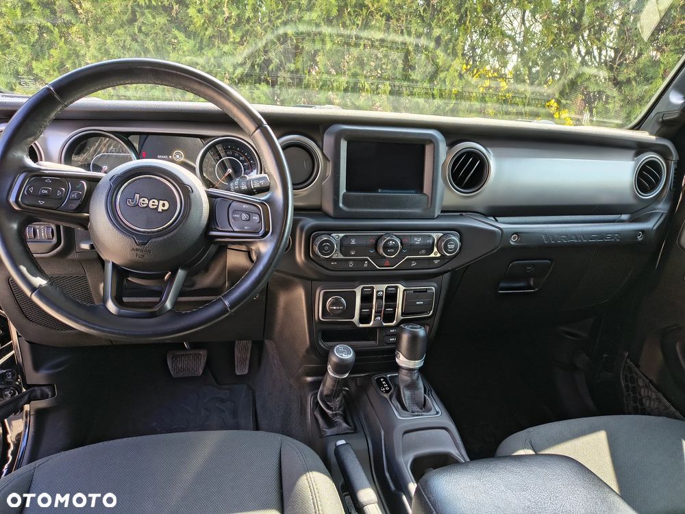 Jeep Wrangler - 27