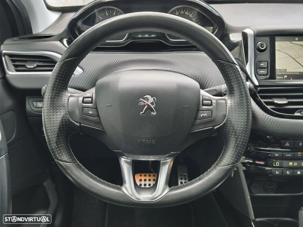 Peugeot 2008 1.2 PureTech Allure EAT6 - 30
