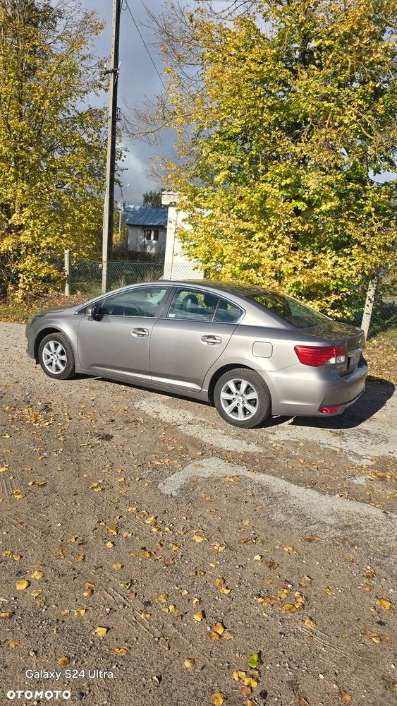 Toyota Avensis 2.0 D-4D Premium - 2