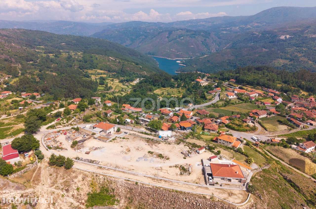 Lote de Construção no Gerês - Grande imagem: 2/18