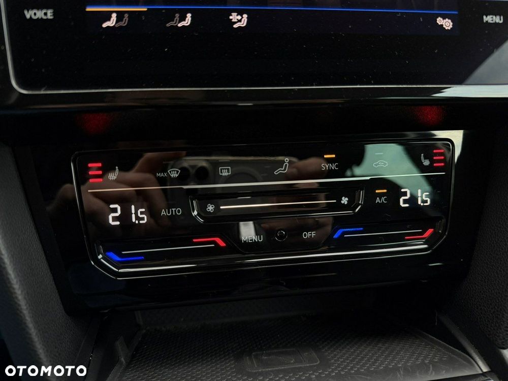 Volkswagen Passat - 25