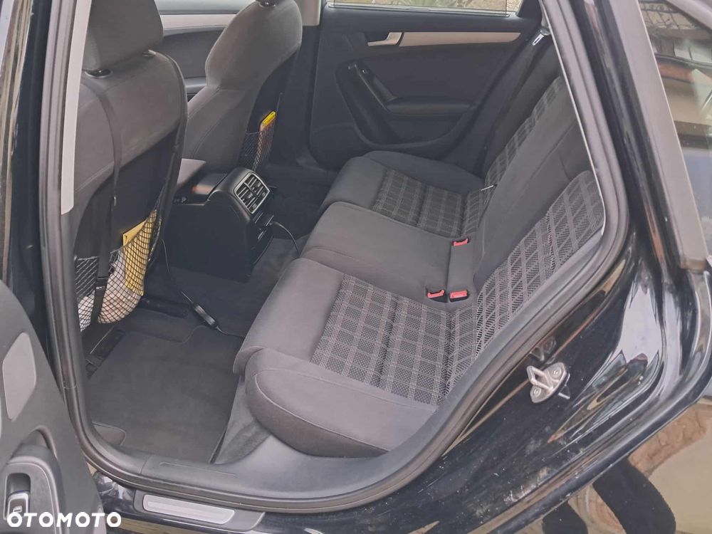 Audi A4 Limousine 2.0 TDI Quattro Line S tronic - 5