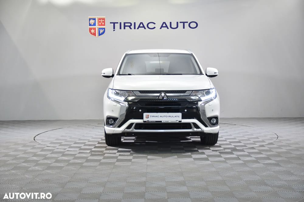 Mitsubishi Outlander - 8