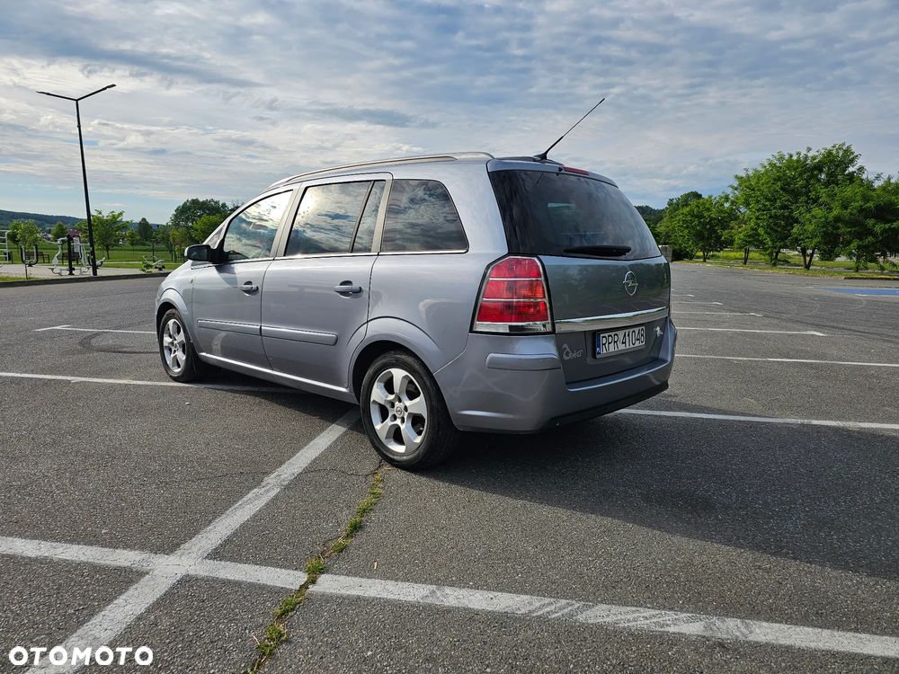 Opel Zafira 1.9 CDTI Cosmo - 4